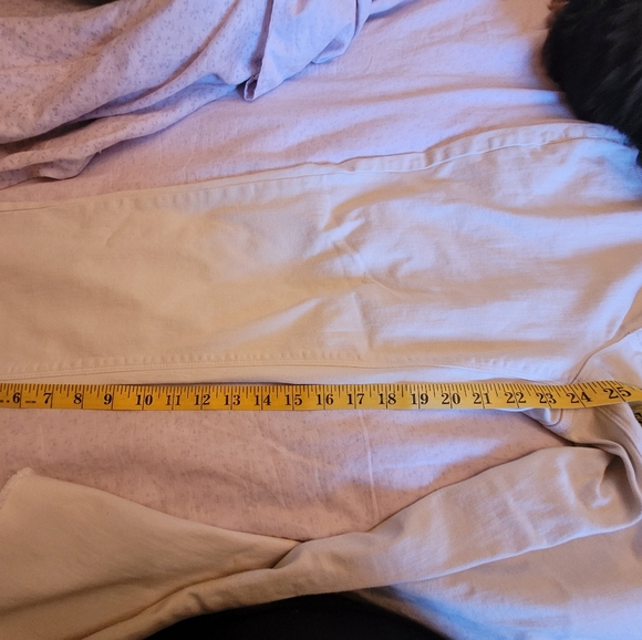 Reitmans warm white straight leg cropped jeans with raw hem, size 32 - Picture 5 of 6